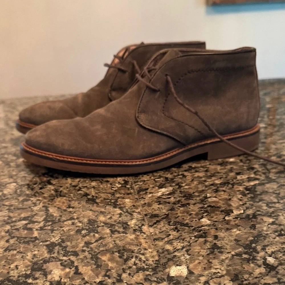 Ashton Grey Men's Suede Chukka Boots in Rich Brown EUC 9